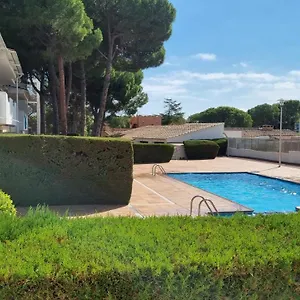 https://precioso-apartamento-renovado-con-piscina.topcostabravahotels.com